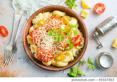 pasta with meatballs 49387863