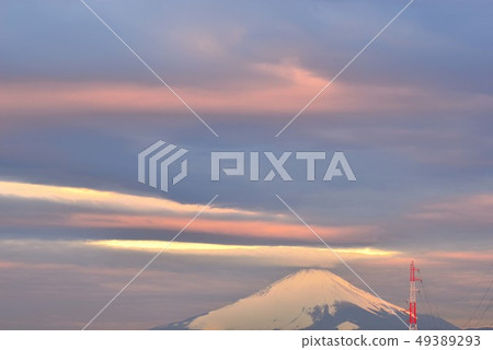 Sunrise and clouds covering Mt. Fuji 49389293