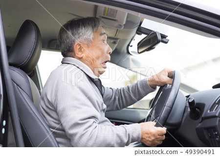 Senior driver 49390491
