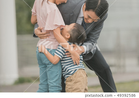 child, whelp, younger 49392586