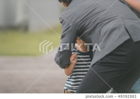 擁抱 兒童 孩子 49392881