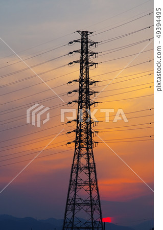 橙色的暮光之城和電源線 橙色的暮光之城和電源線 49394495