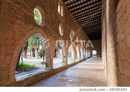 Cloister gallery of Monastery of Santa Maria de Santes Creus 49395884