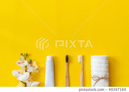 Natural eco-friendly bamboo brushses e towel Natural eco-friendly bamboo brushses e towel 49397169