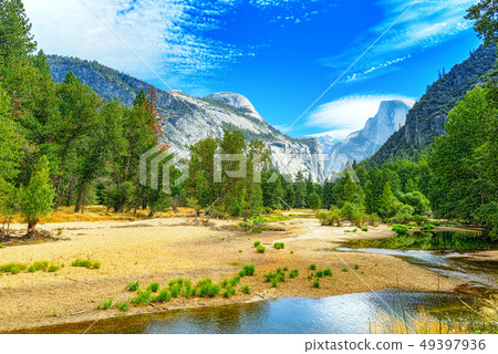 Yosemite Valley. Magnificent national American 49397936
