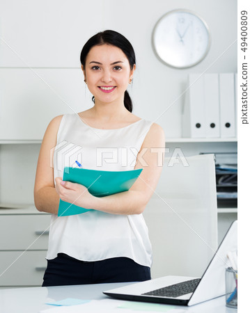 Female manager waiting for clients 49400809