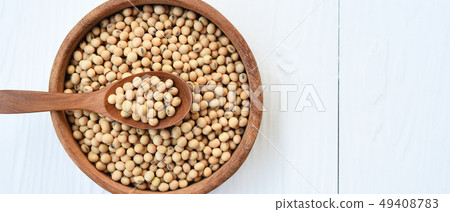 Soy beans in bowl  49408783