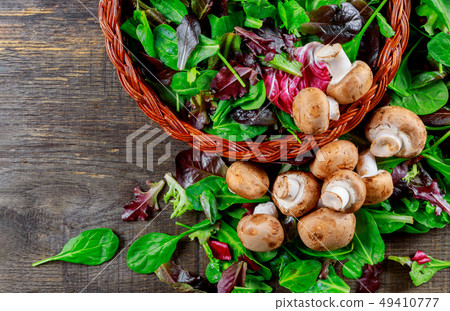 Basket salad with mushrooms, 49410777
