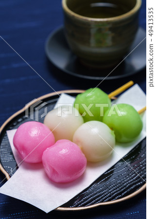 Japanese confectionery three-color dumpling Japanese confectionery three-color dumpling 49413535