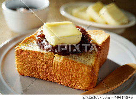 Ogura toast (red butter toast) Ogura toast (red butter toast) 49414879