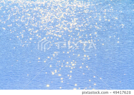 光輝的河水照耀著水的光輝 光輝的河水照耀著水的光輝 49417628