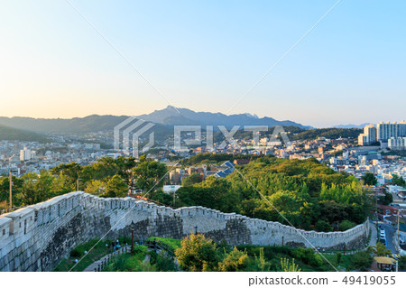 首爾漢陽市Naksan區（從Naksan公園觀看的首爾風景） 49419055