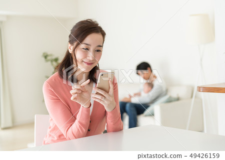 媽媽，智能手機，家庭，家庭，寶貝 49426159