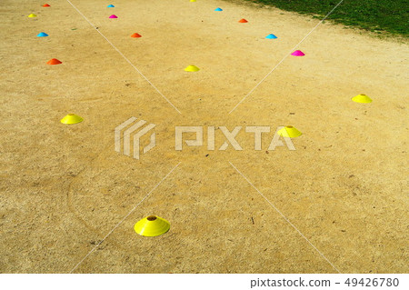 地面襯有標記錐 49426780