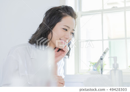 Young Women, Portrait, Beauty Image 49428303