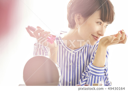 Woman beauty scent Woman beauty scent 49430164