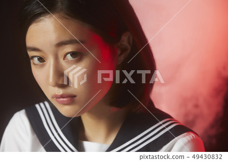 高中女孩形象憤怒 高中女孩形象憤怒 49430832
