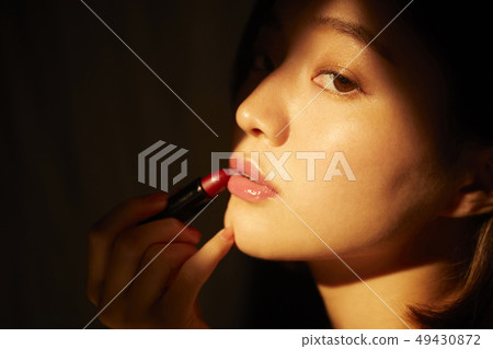 女人美容化妝 女人美容化妝 49430872