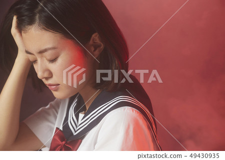 高中女孩形象憤怒 高中女孩形象憤怒 49430935