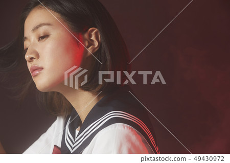 高中女孩形象憤怒 高中女孩形象憤怒 49430972