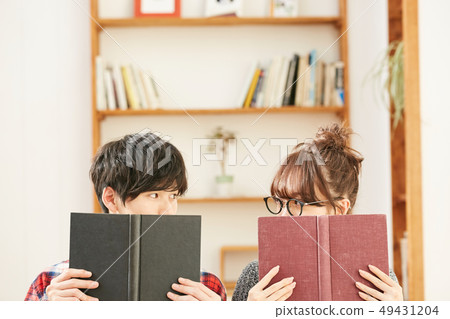 Couple Lifestyle Reading 49431204