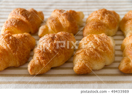 Croissant bread 49433989