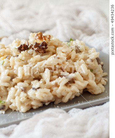Risotto with porcini mushrooms 49434236