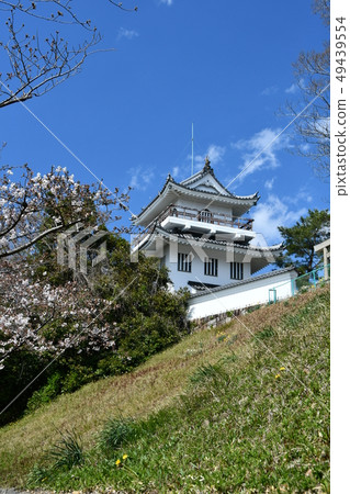 Owari Ohno castle in spring Owari Ohno castle in spring 49439554