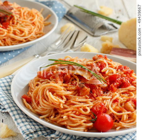 Spaghetti alla amatriciana 49439667
