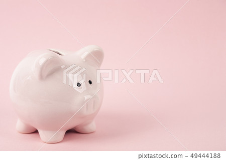Pink piggy bank Pink piggy bank 49444188