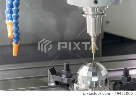 The  CNC milling machine . 49451000