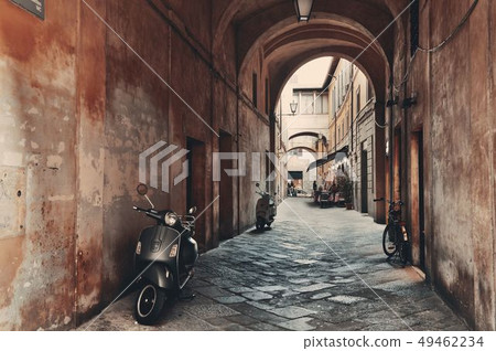 Siena street archway Siena street archway 49462234