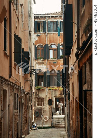 Venice Alley View Venice Alley View 49463014