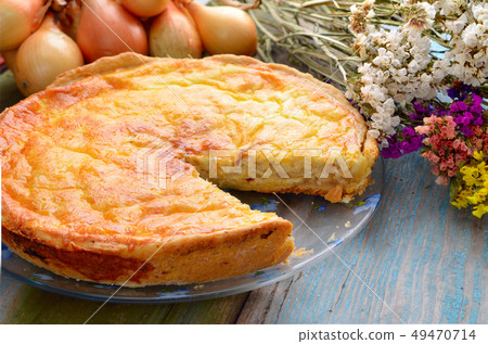 French onions pie French onions pie 49470714