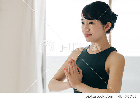 做瑜伽的少婦 49470715