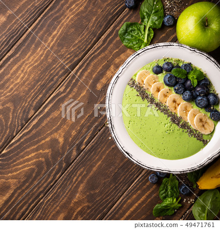Breakfast Detox Green Smoothie 49471761