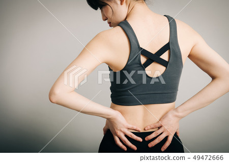 背痛年輕日本女子運動服 背痛年輕日本女子運動服 49472666