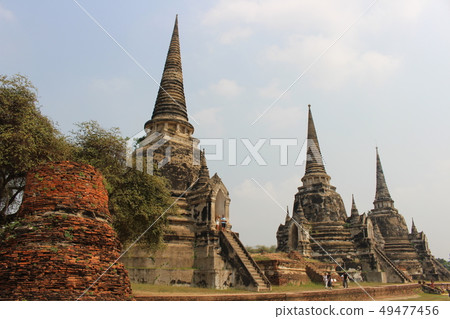 Buddha statues and ruins of Ayutthaya (Ayutthaya, Thailand) 49477456