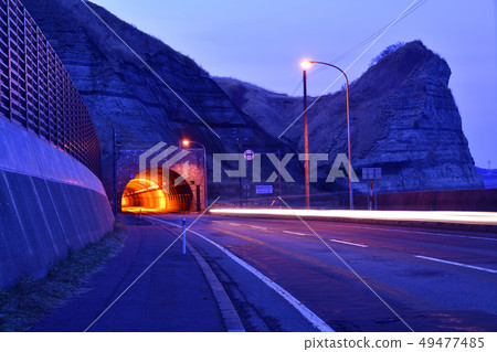 在清晨拍攝北海道磯別町隧道的隧道風景 49477485