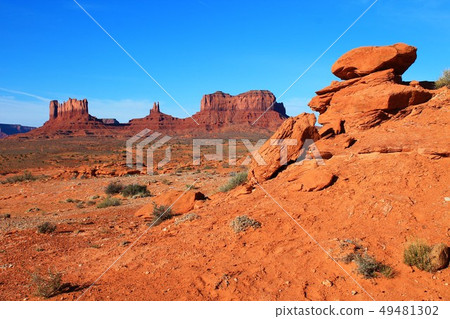 Monument valley and blue sky 49481302