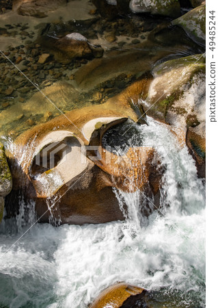 惡魔的舌頭震顫惡魔的淚滴狀岩石 惡魔的舌頭震顫惡魔的淚滴狀岩石 49485244