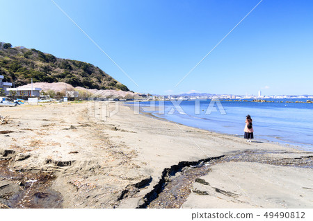Running water coast 49490812