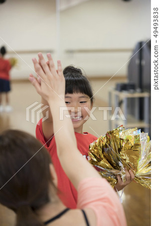 孩子們歡呼舞蹈教室練習形象 49493838