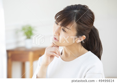 Troubling women 49499814