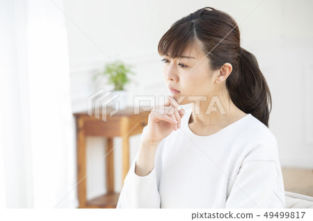 Troubling women Troubling women 49499817