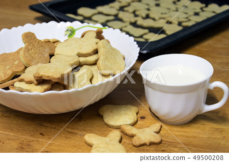Breakfast for children. Cookies and Milk 49500208