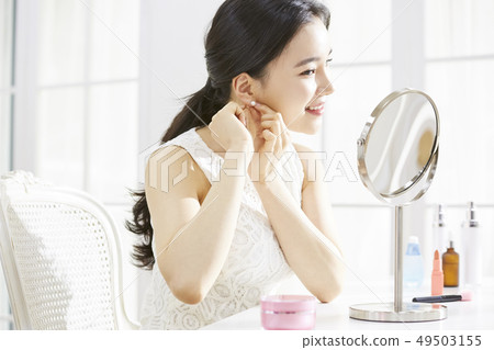 Women beauty 49503155