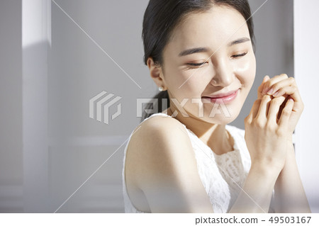 Women beauty 49503167