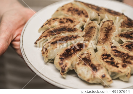 [Grilled dumplings] 49507644