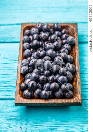 Fresh blueberry in a bowl. 49510062